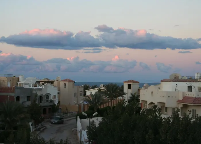A Beautiful, Family-owned Penthouse Apartment, Overlooking The Red Sea شقة